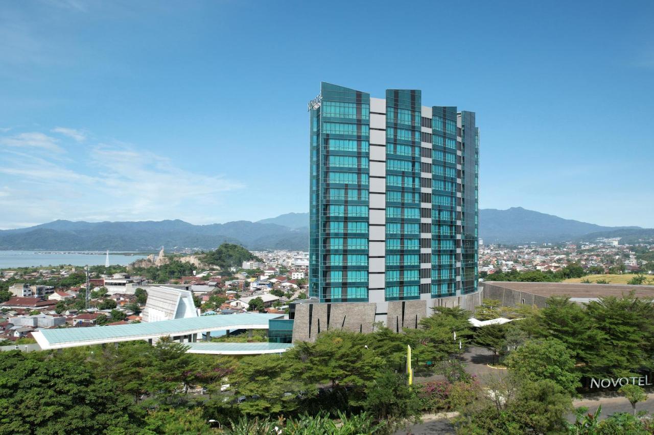 Novotel Lampung Бандар Лампунг Екстериор снимка