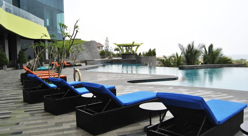 Novotel Lampung Бандар Лампунг Екстериор снимка