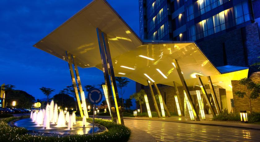 Novotel Lampung Бандар Лампунг Екстериор снимка