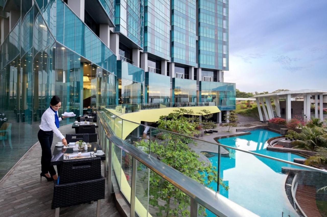 Novotel Lampung Бандар Лампунг Екстериор снимка